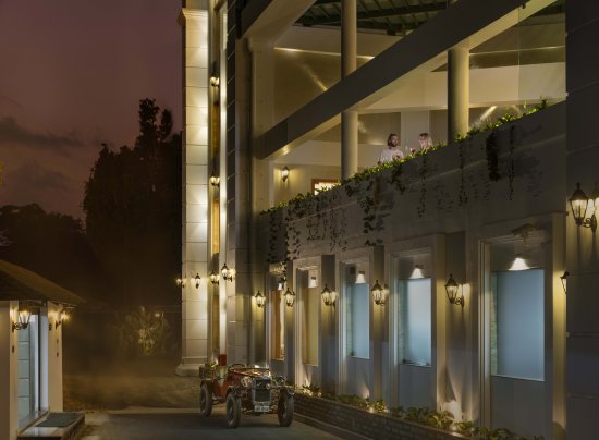Exterior view of the Grand Cliff Resort, showcasing its stunning architecture and beautiful surround